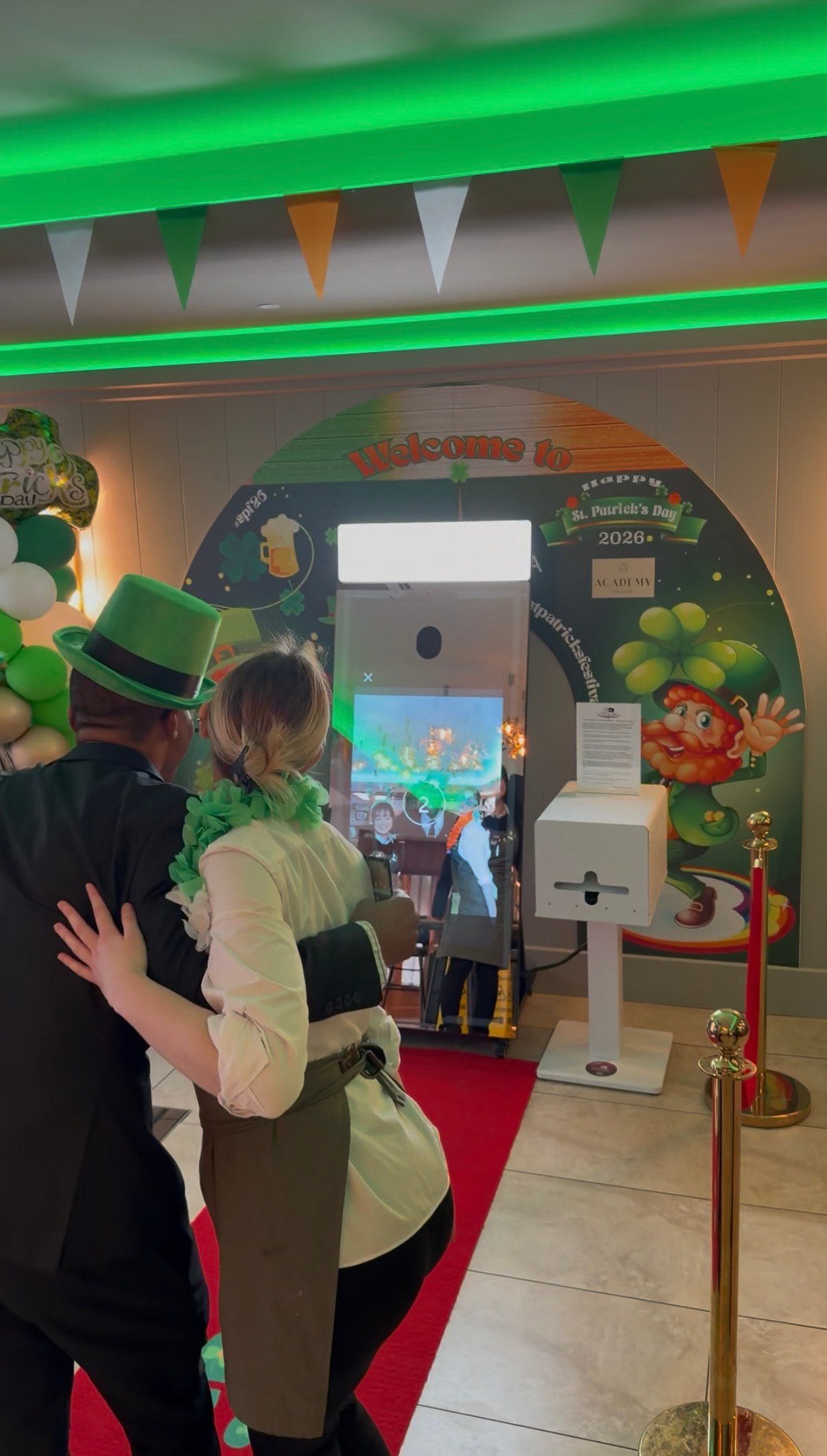 360 Stage corporate Selfie Mirror experience